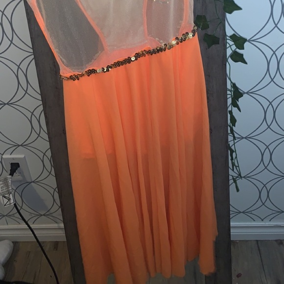 Dance costume - Picture 2 of 2